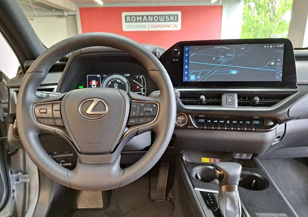 Lexus UX cena 184900 przebieg: 4091, rok produkcji 2023 z Kraków małe 529